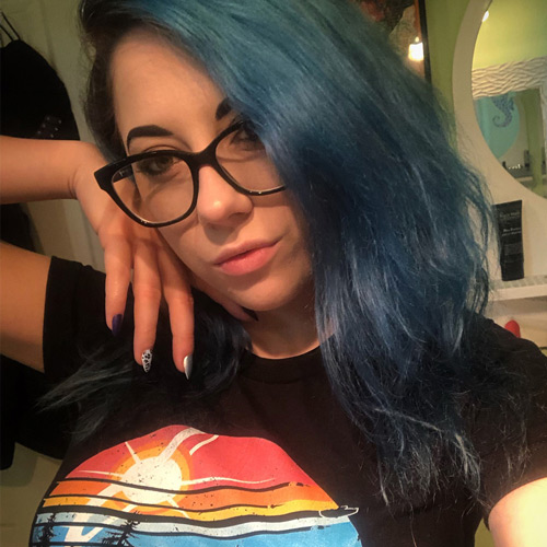 Crew Member - Elaina