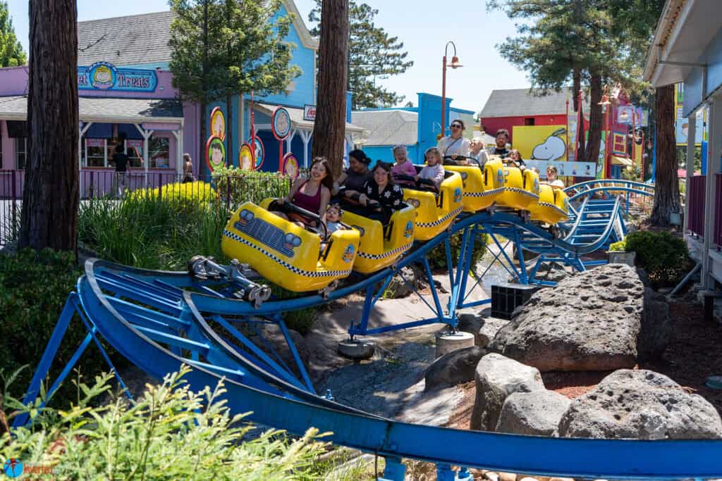 Lucy's Crabbie Cabbies - California's Great America